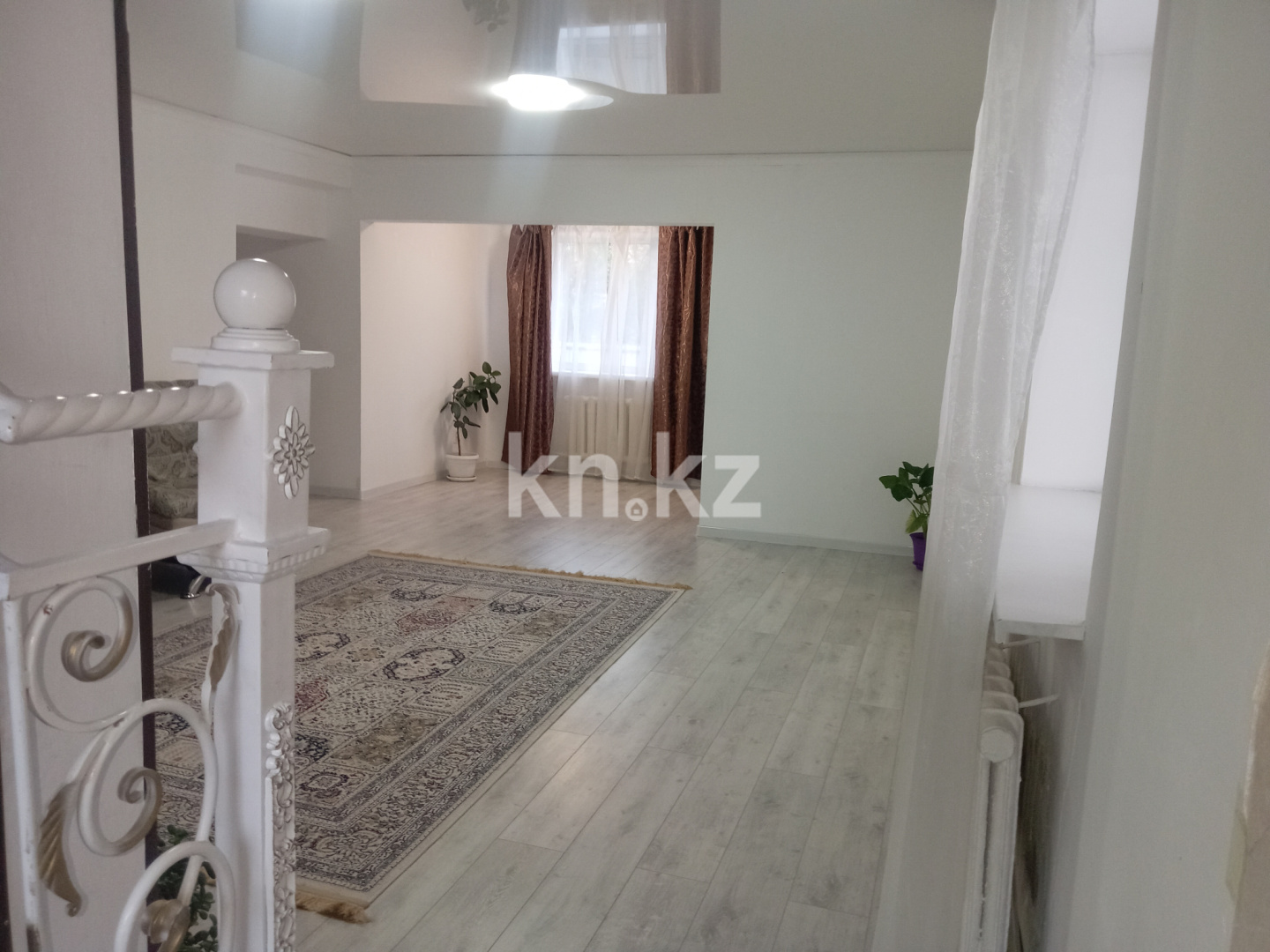 Аренда 10-комнатного дома, 300 м², ул. Турекулова, дом  46 - Аренда домов в Караганде фото 1 из 9