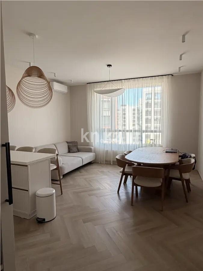 Продажа 4-комнатной квартиры, 111 м² в Астане