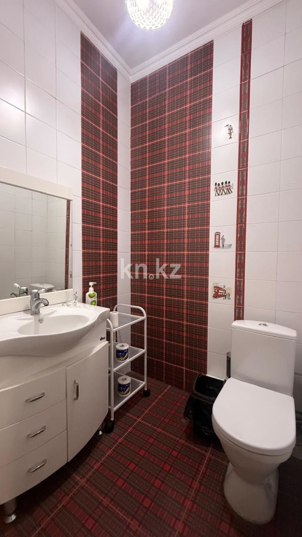 Продажа дома, 600 м², ул. Жамакаева - Продажа квартир в Алматы фото 17 из 30