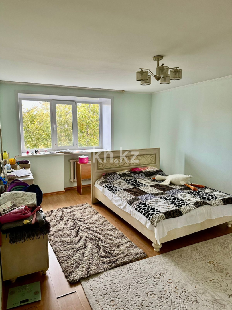 Продажа 6-комнатной квартиры, 220 м², ул. Ержанова, дом  12 - Продажа  пятикомнатных квартир в Караганде без посредников фото 2 из 13