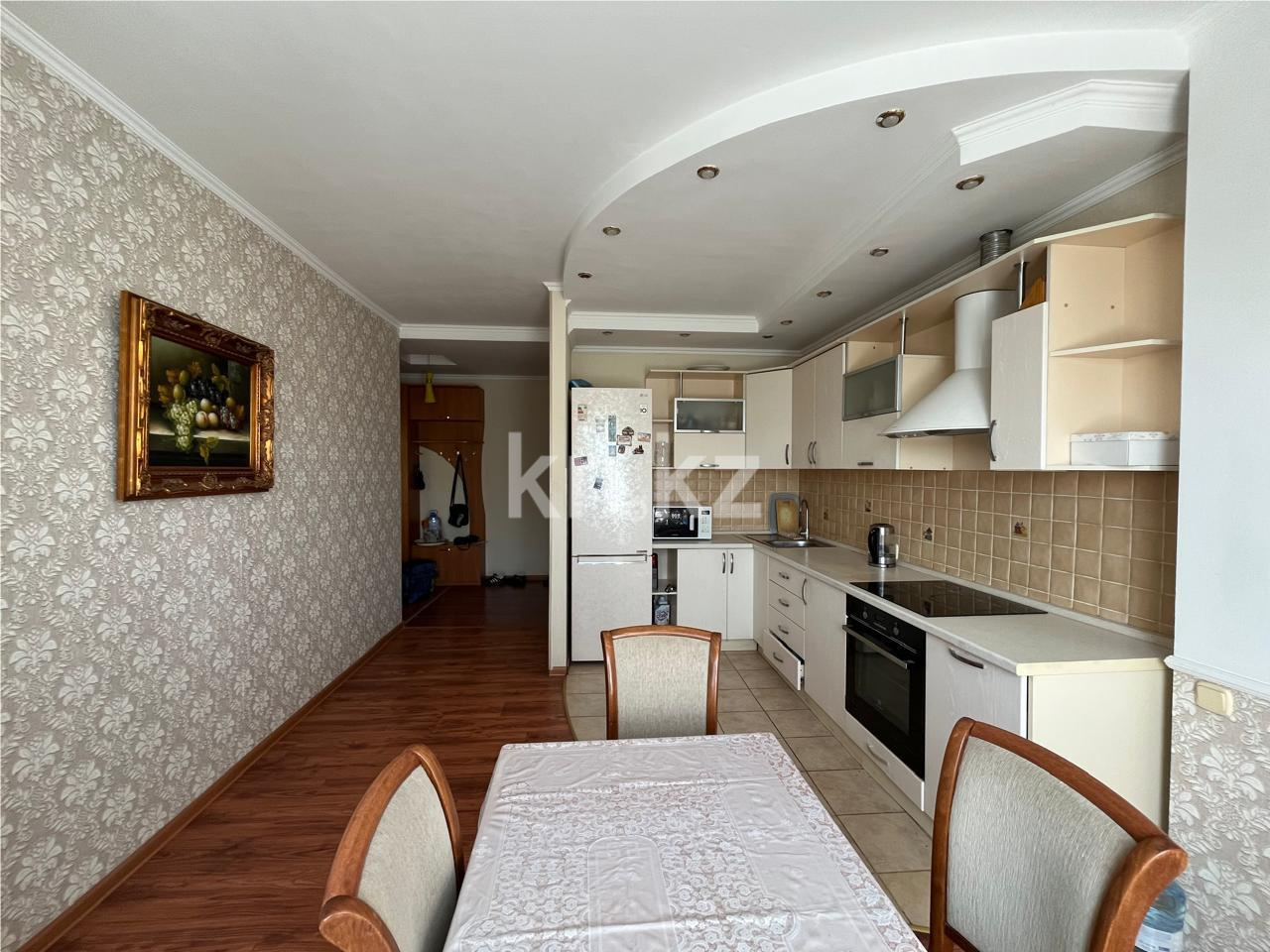 Продажа 3-комнатной квартиры, 92 м², пр. Шахтеров, дом  31а - Продажа  трехкомнатных квартир в Караганде фото 2 из 16