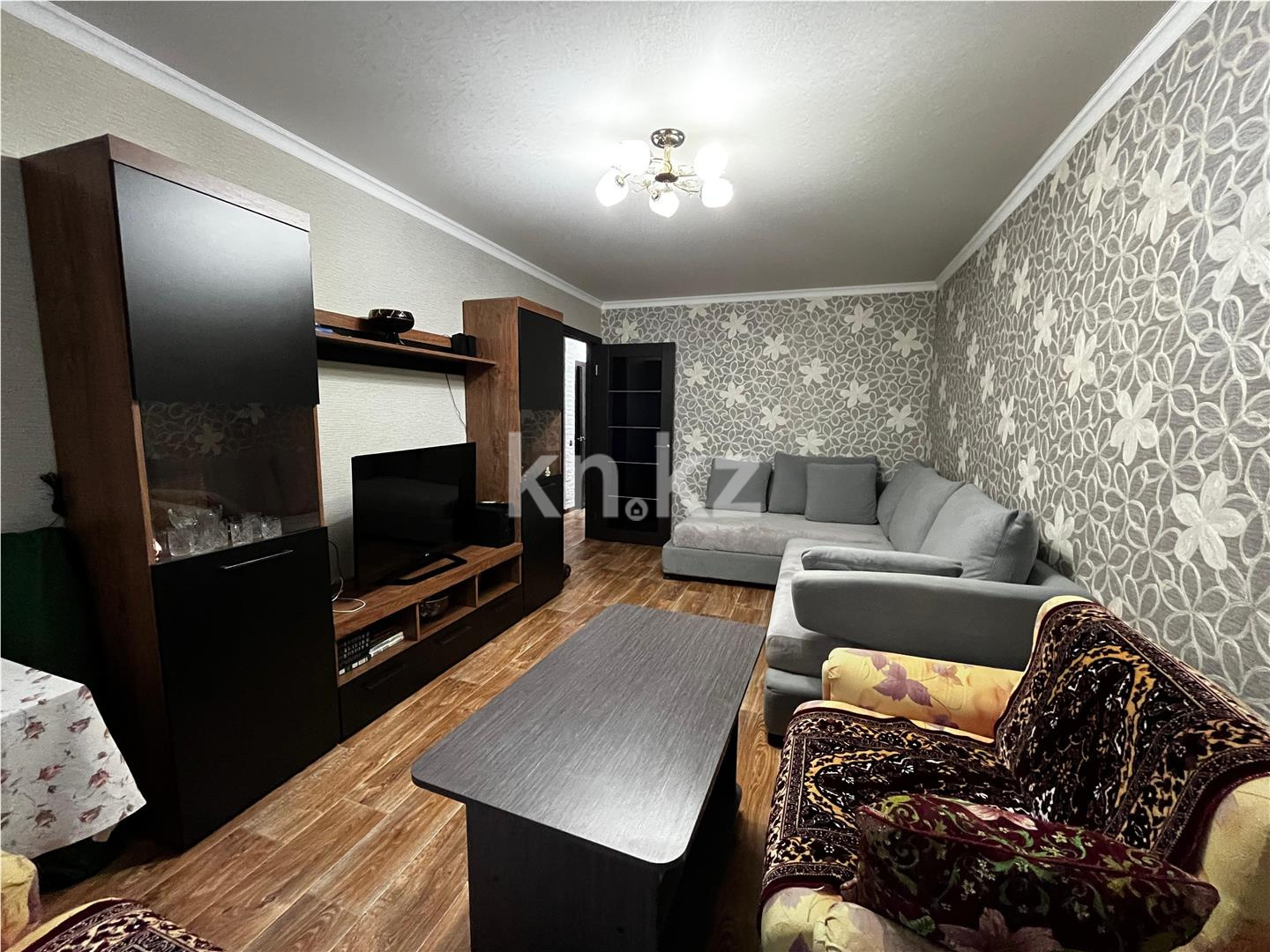 Продажа 3-комнатной квартиры, 61 м², мкр-н 19 в Караганде - фото 2