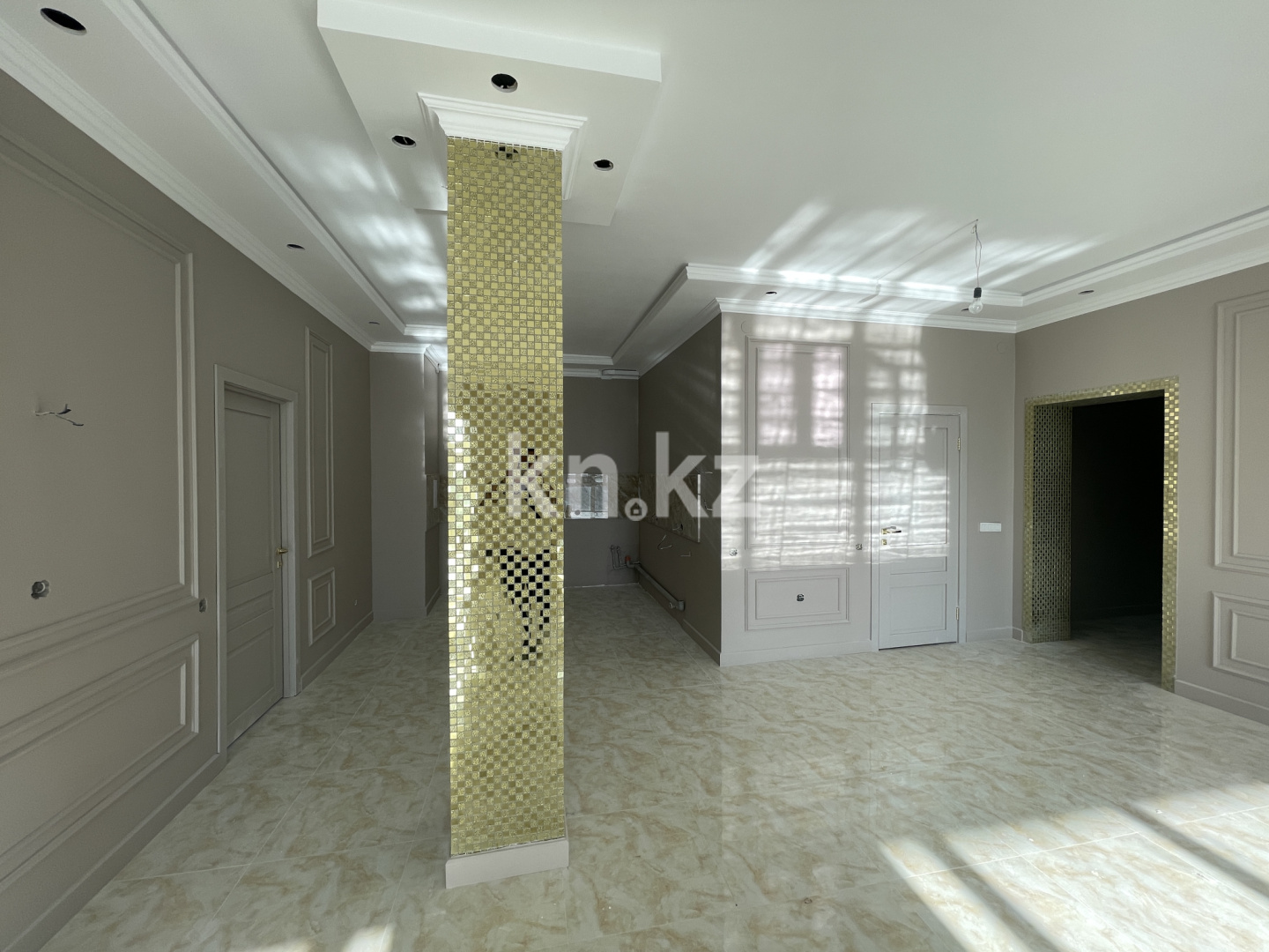 Продажа 4-комнатной квартиры, 142 м², ул. Желтоксан, дом  2/1 в Астане - фото 7