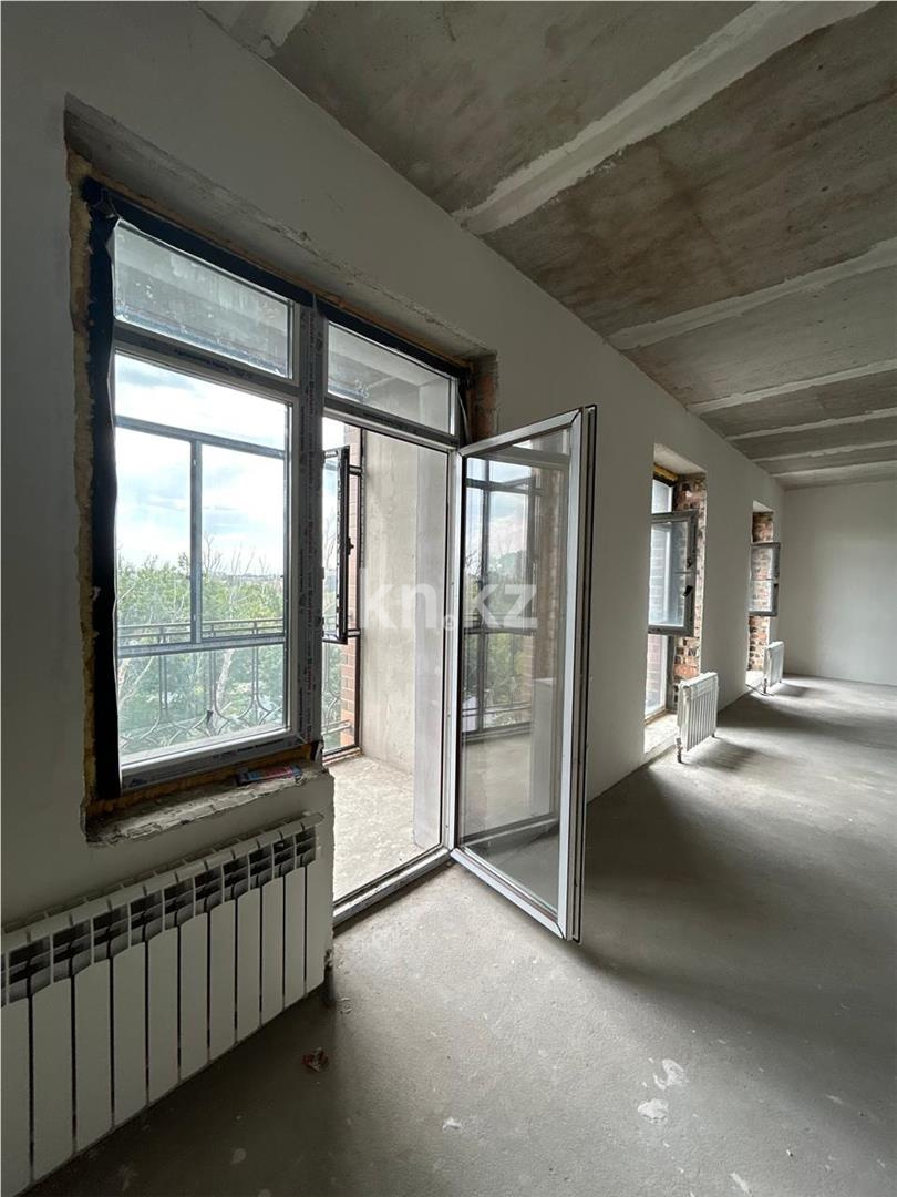 Продажа 4-комнатной квартиры, 149 м², ул. Жанибекова, дом  53 - Продажа квартир в Караганде фото 1 из 16