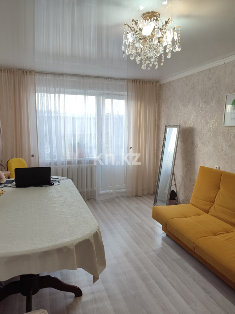Продажа 3-комнатной квартиры, 61 м², пр. Строителей - Продажа  трехкомнатных квартир в Караганде фото 1 из 9