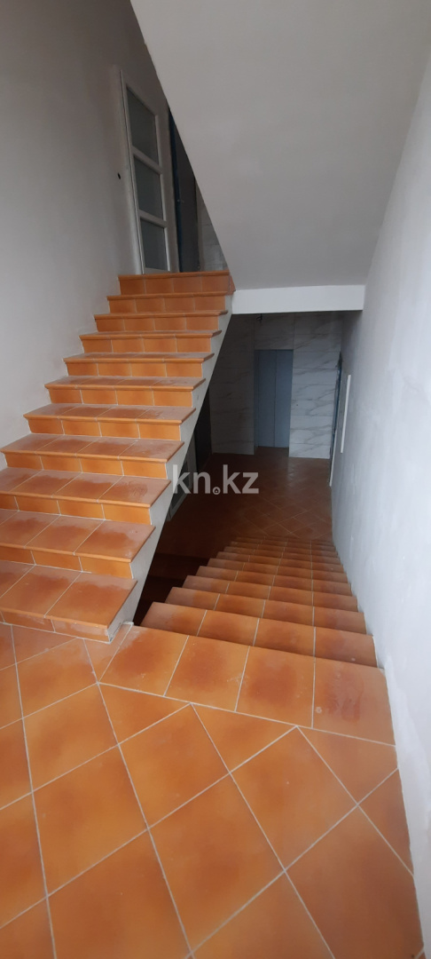 Продажа 1-комнатной квартиры, 45.5 м², ул. Штурманская, дом  18 в Караганде - фото 2