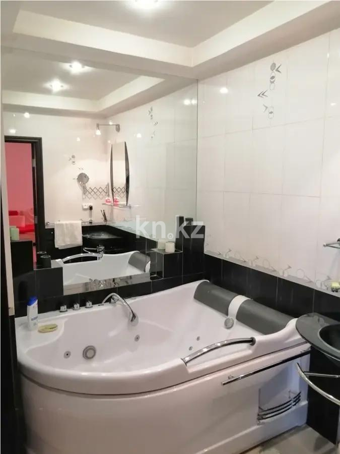 Продажа 2-комнатной квартиры, 70.1 м² в Алматы - фото 4