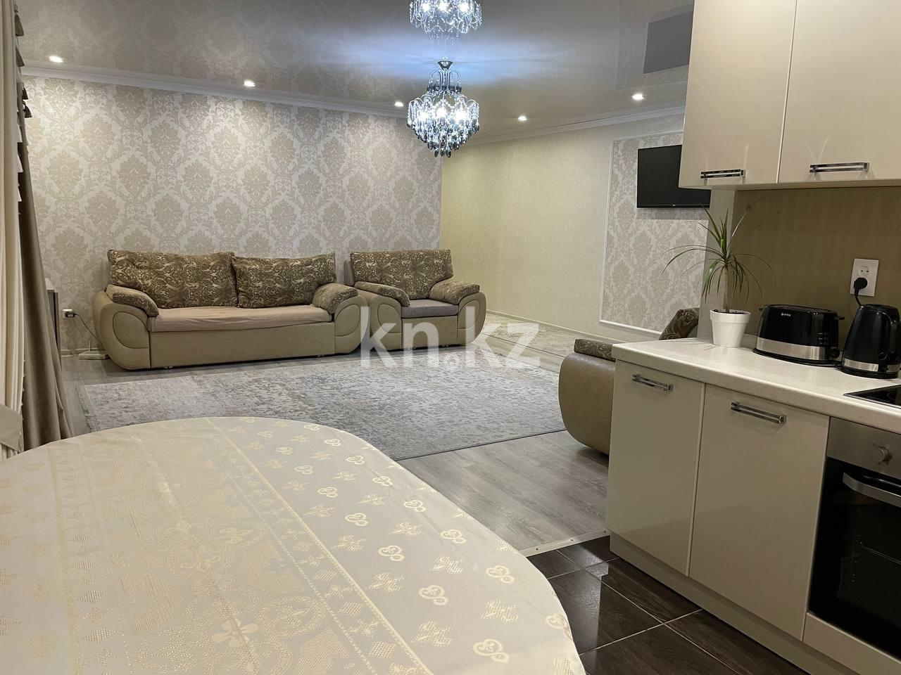 Продажа 3-комнатной квартиры, 78 м², ул. Ермекова - Продажа квартир в Караганде фото 2 из 14