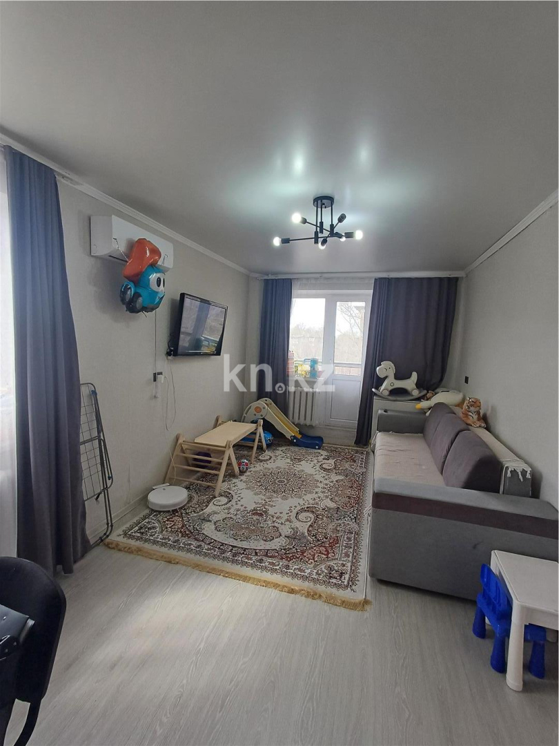 Продажа 2-комнатной квартиры, 43 м², мкр-н 12 - Продажа  двухкомнатных квартир в Караганде фото 1 из 13