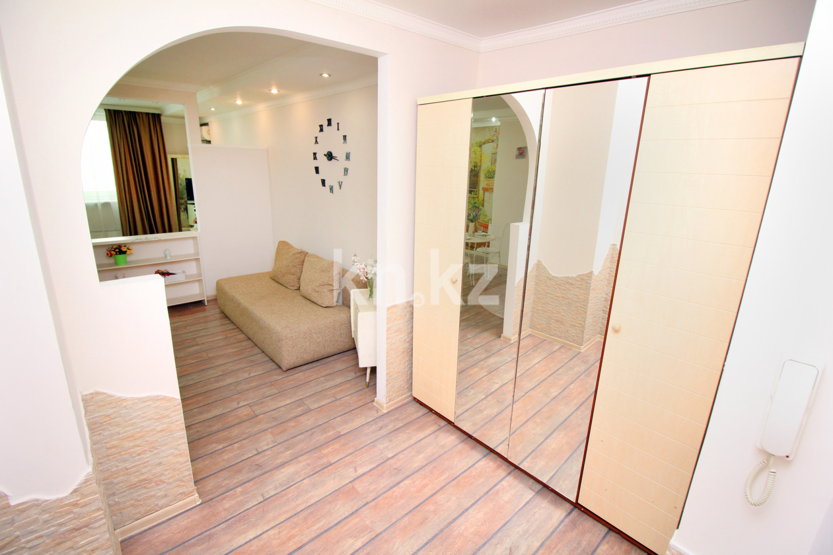 Аренда 1-комнатной квартиры посуточно, 50 м², ул. Хусаинова, дом  225 - ул. Розыбакиева - Аренда  однокомнатных квартир посуточно в Алматы фото 16 из 22