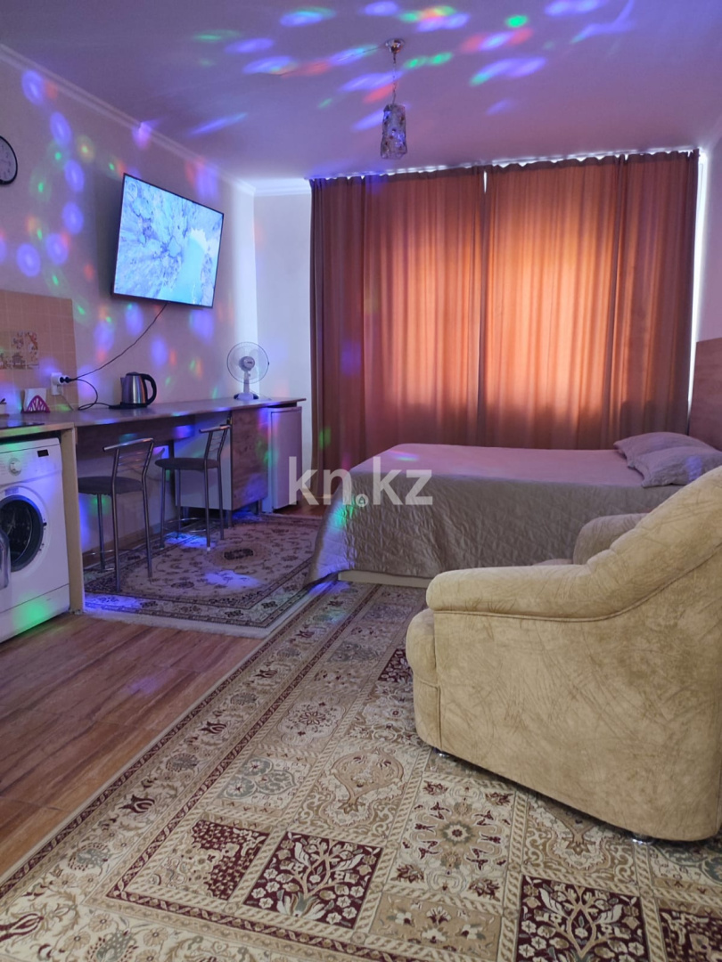 Аренда 1-комнатной квартиры посуточно, 22 м², ул. Отырар, дом  2 - Кенесары. Абая. Республики. - Аренда квартир посуточно в Астане с фото фото 1 из 4