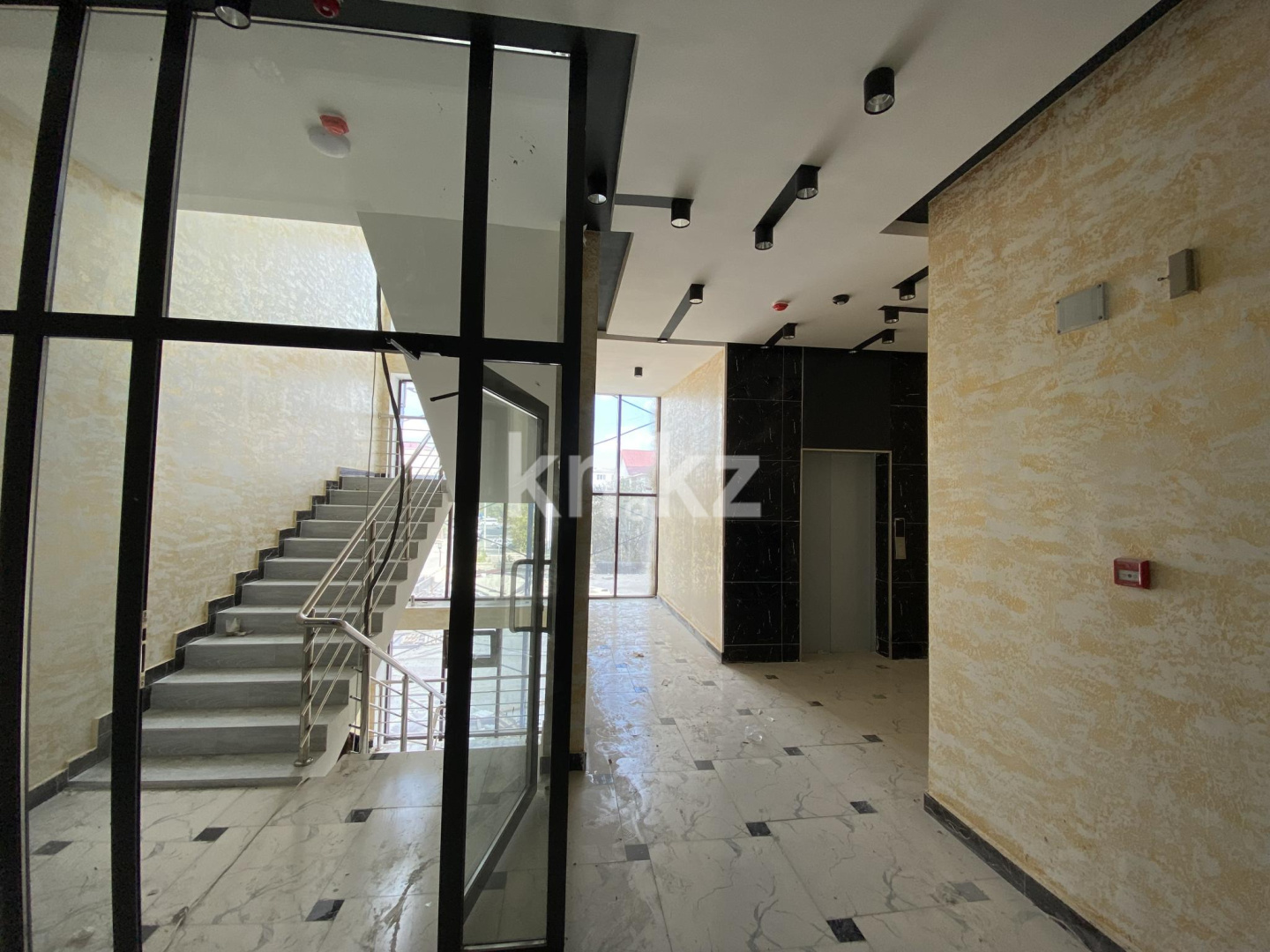 Продажа 5-комнатной квартиры, 191.2 м², ул. Сейфуллина, дом  5в - Продажа квартир в Атырау фото 12 из 16