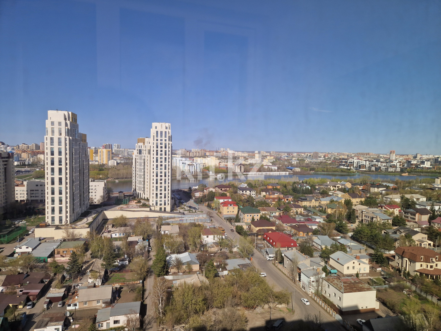 Аренда 1-комнатной квартиры посуточно, 40 м², пр. Кабанбай батыра, дом  4/2 - ул. Космонавтов - Аренда квартир посуточно в Астане с фото фото 9 из 12