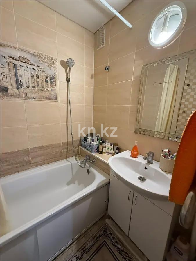 Продажа 4-комнатной квартиры, 80 м², пр. Шахтеров, дом  5 - Продажа  четырехкомнатных квартир в Караганде фото 5 из 7