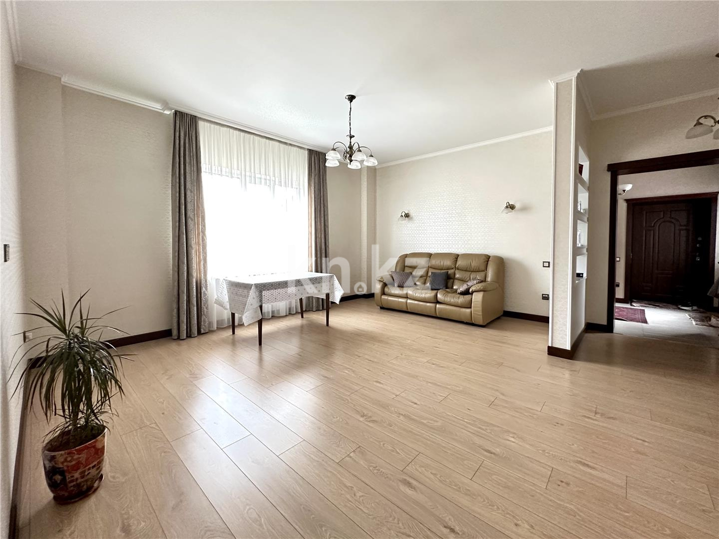 Продажа 6-комнатного дома, 400.7 м², ул. Жанибекова - Продажа домов, коттеджей в Караганде фото 9 из 52