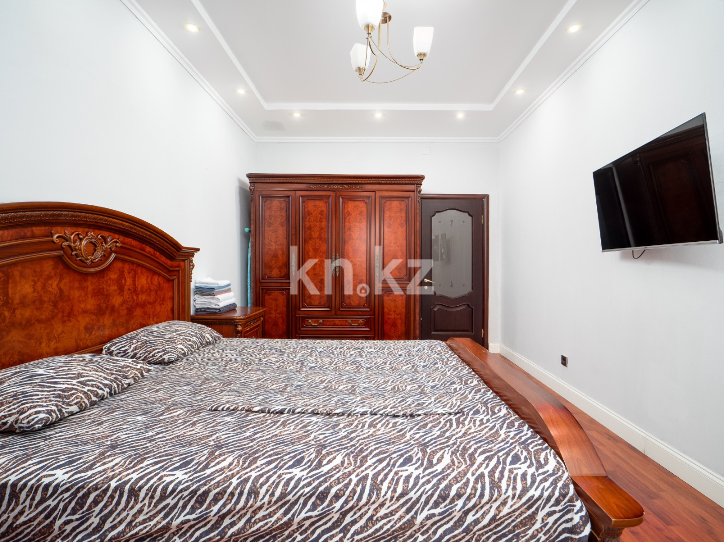 Аренда 2-комнатной квартиры посуточно, 70 м², ул. Навои, дом  208 - ул. Торайгырова - Аренда  двухкомнатных квартир посуточно в Алматы фото 2 из 17