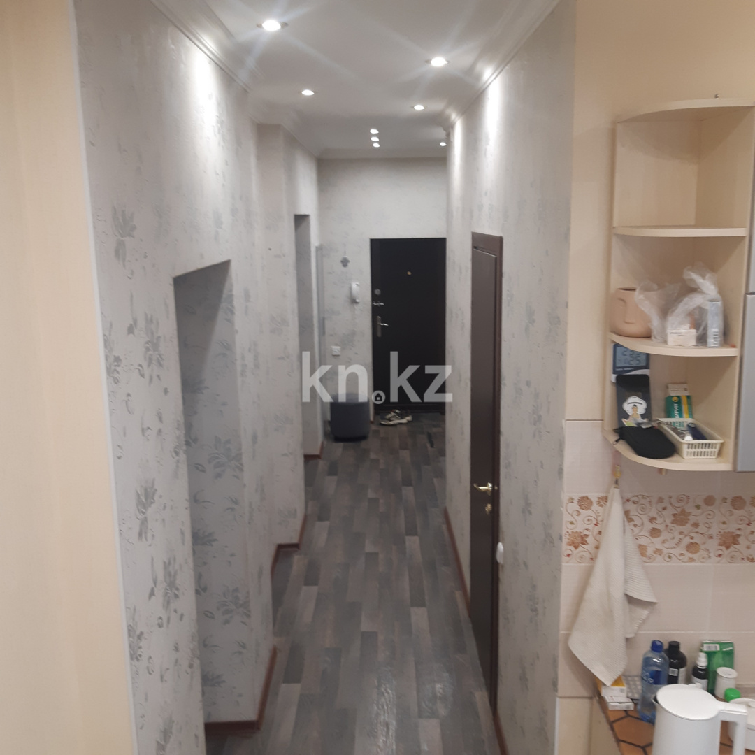 Продажа 2-комнатной квартиры, 56 м², ул. Сарсекова, дом  55 в Караганде - фото 22