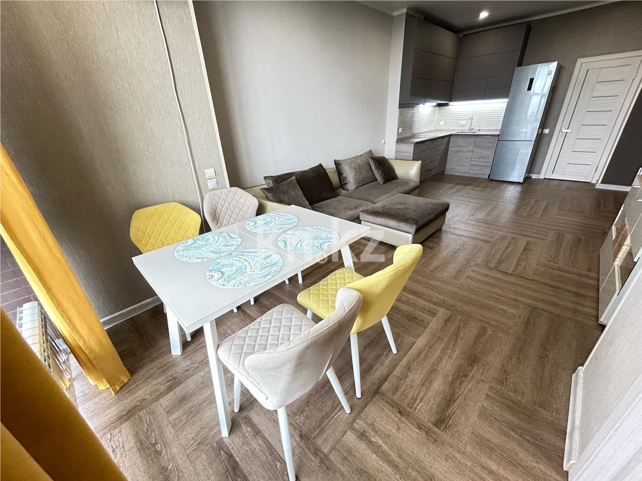 Продажа 2-комнатной квартиры, 65 м², ул. Алиханова, дом  37/4 - Продажа квартир в Караганде фото 1 из 32