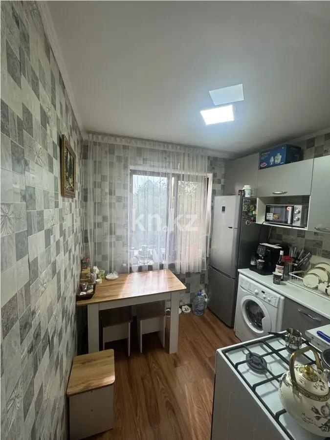 Продажа 3-комнатной квартиры, 62 м², мкр-н 9, дом  27 в Алматы - фото 4