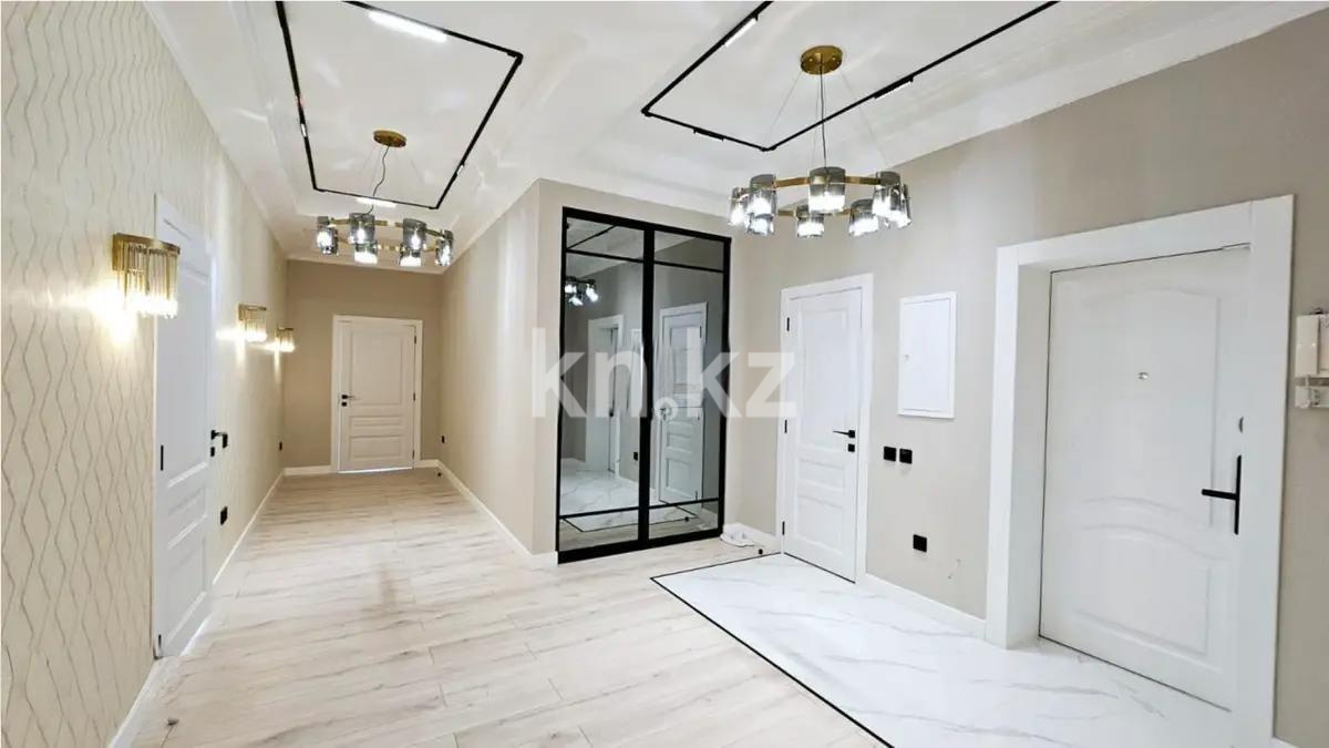 Продажа 4-комнатной квартиры, 360 м², ул. Омаровой, дом  37 - Продажа  четырехкомнатных квартир в новостройках Алматы без посредников фото 1 из 5