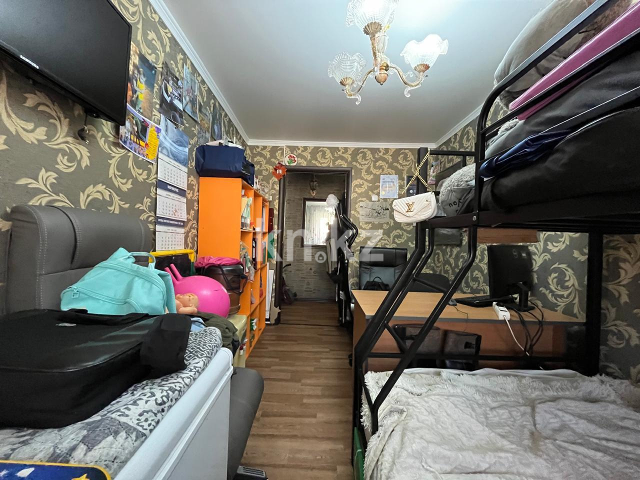 Продажа 3-комнатной квартиры, 54 м², мкр-н 14 - Продажа  трехкомнатных квартир в Караганде фото 10 из 18