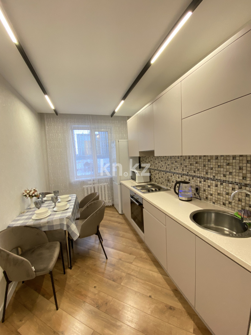 Аренда 2-комнатной квартиры посуточно, 80 м², ул. Керей, Жанибек хандар, дом  12/1 - Аренда квартир посуточно в Астане с фото фото 9 из 22