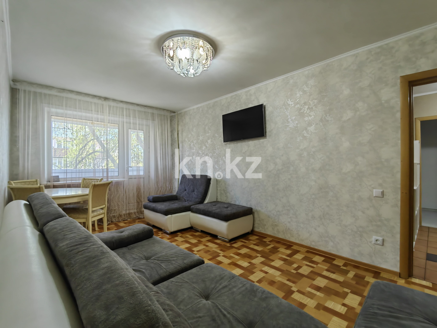 Продажа 3-комнатной квартиры, 75 м², 1 кв-л, дом  10 в Караганде - фото 2