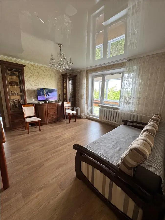 Продажа 4-комнатной квартиры, 78 м², пр. Шахтеров, дом  7 - Продажа квартир в Караганде фото 1 из 8