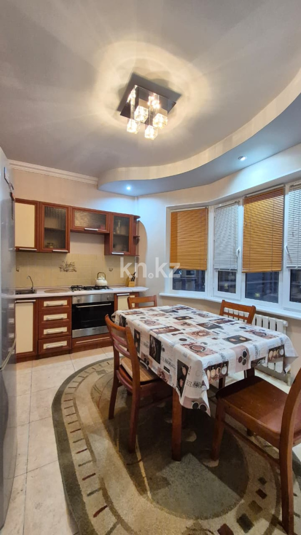 Аренда 2-комнатной квартиры, 70 м², мкр-н Сарыарка, дом  39 в Атырау - фото 8