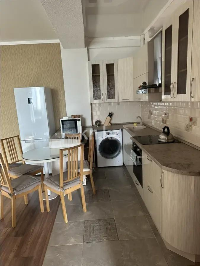 Продажа 2-комнатной квартиры, 70.4 м², ул. Богенбай батыра, дом  279 в Алматы - фото 2