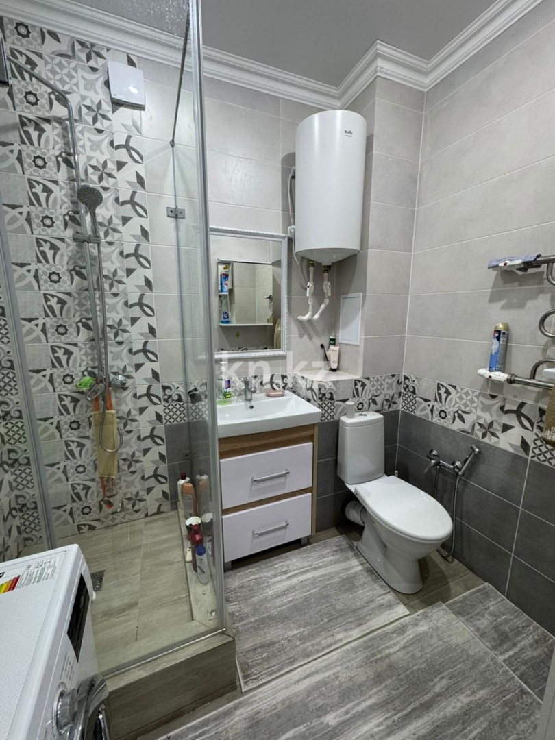 Продажа 2-комнатной квартиры, 60 м², ул. Муканова, дом  82 в Караганде - фото 9