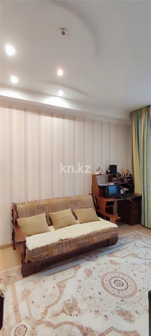 Продажа 3-комнатной квартиры, 68 м², пр. Бухар-жырау, дом  28 в Караганде - фото 8