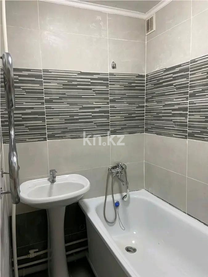 Продажа 2-комнатной квартиры, 54 м², пр. Строителей, дом  19 в Караганде - фото 5