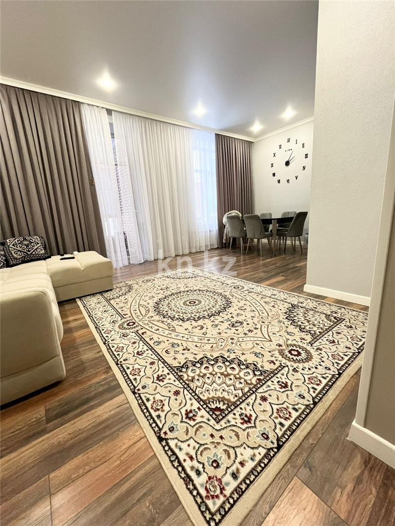 Продажа 2-комнатной квартиры, 66 м², ул. Ашимова, дом  21 блок А - Продажа квартир в Караганде фото 1 из 13