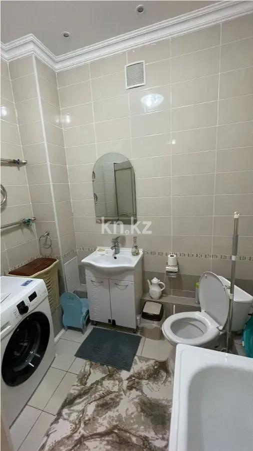 Продажа 2-комнатной квартиры, 76 м², пр. Кошкарбаева, дом  28 в Астане - фото 4