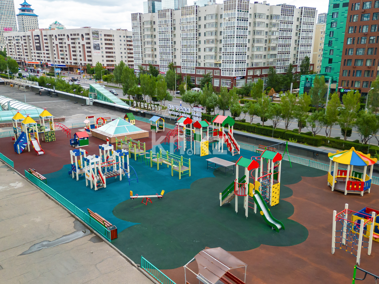 Продажа 3-комнатной квартиры, 130 м², ул. Достык, дом  5/1 - ул. Сауран в Астане - фото 50