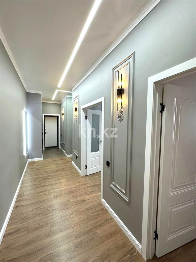 Продажа 3-комнатной квартиры, 97 м², ул. Муканова в Караганде - фото 14