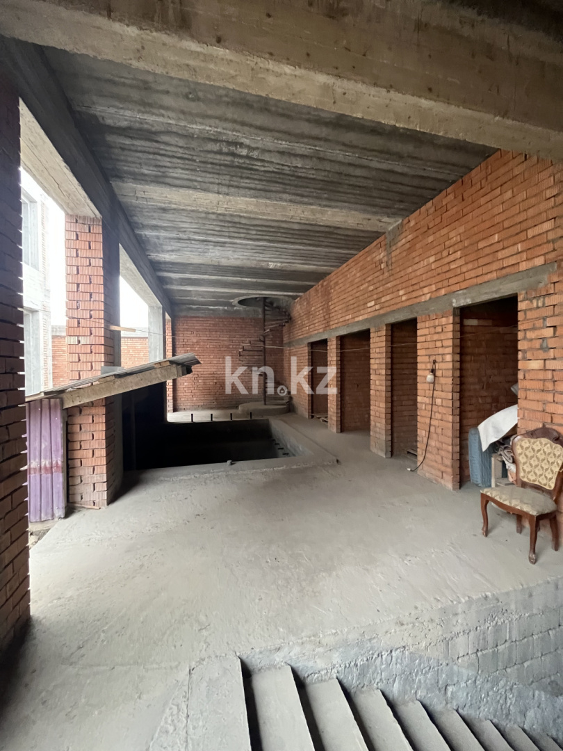 Продажа дома, 1350 м², ул. Алтынсарина, дом  23 - Продажа домов, коттеджей в Казахстане фото 15 из 18