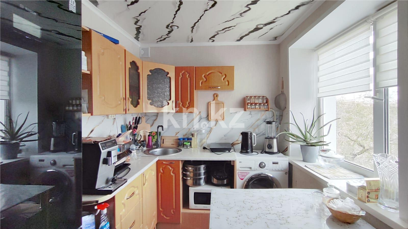 Продажа 2-комнатной квартиры, 45 м², мкр-н 14 в Караганде - фото 4