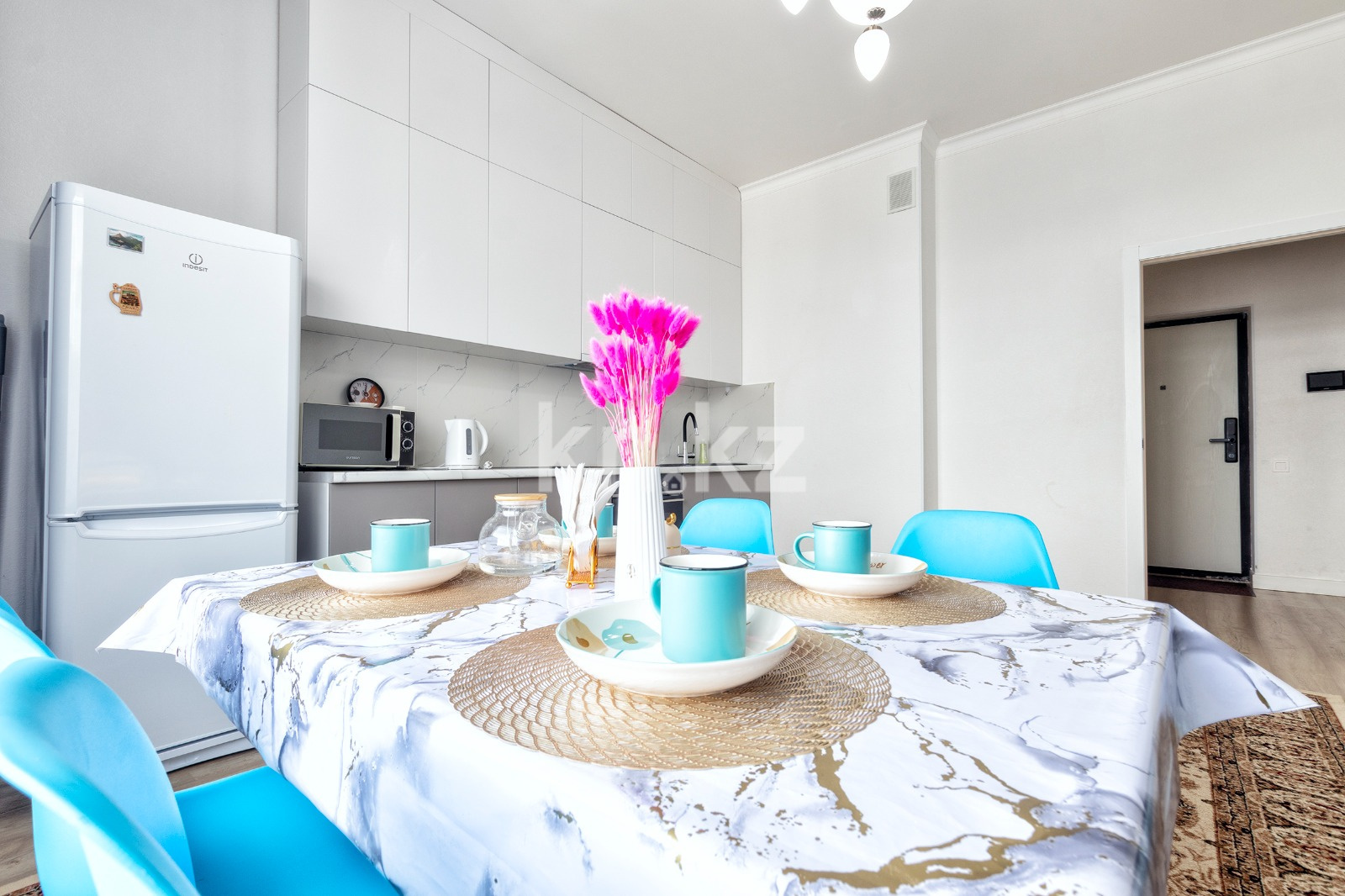 Аренда 2-комнатной квартиры посуточно, 50 м², пр. Туран, дом  43 - Туран- Сыганак - Аренда квартир посуточно в Астане без посредников фото 1 из 8