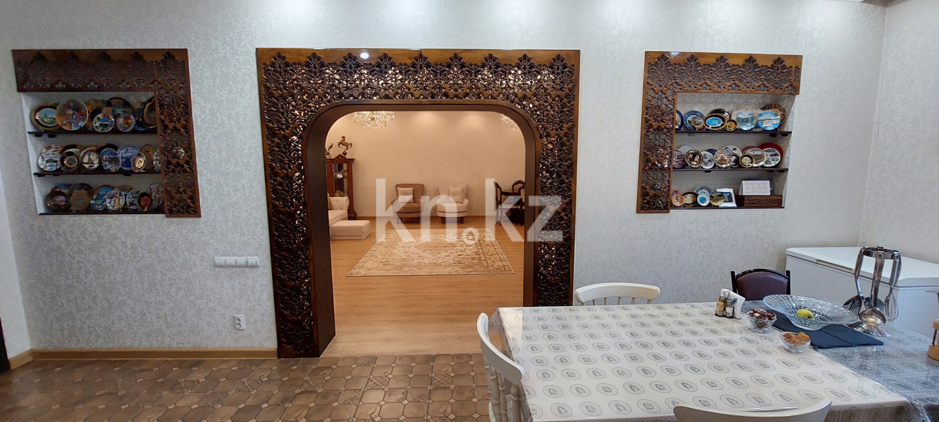 Продажа 5-комнатной квартиры, 217 м², ул. Аманжолова, дом  41 - Продажа квартир в Караганде фото 10 из 27