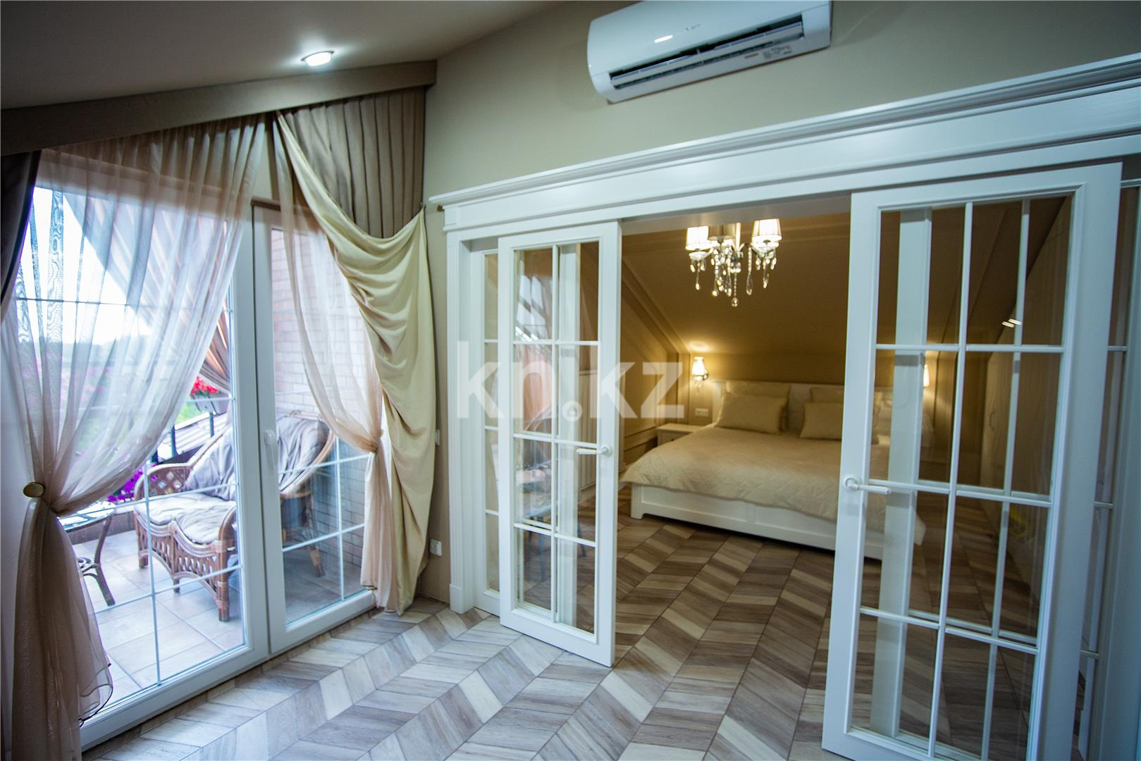 Продажа 4-комнатной квартиры, 154 м², ул. Аманжолова в Караганде - фото 12