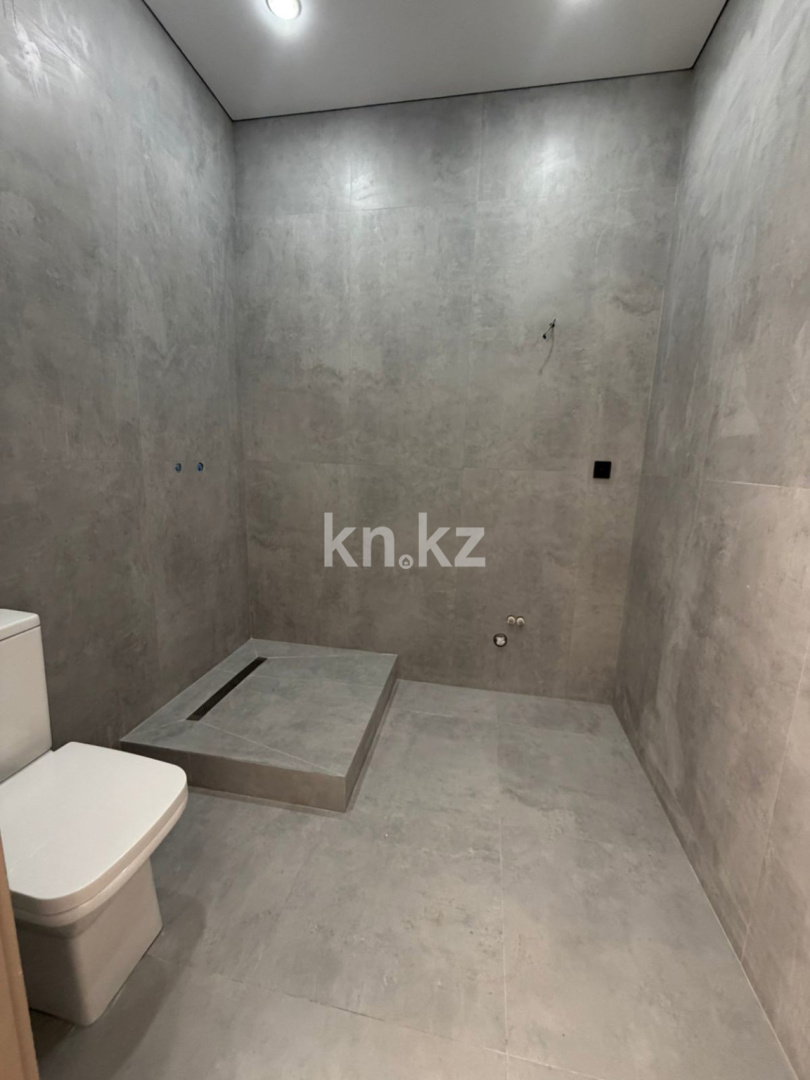Продажа 2-комнатной квартиры, 71.7 м² в Уральске - фото 8