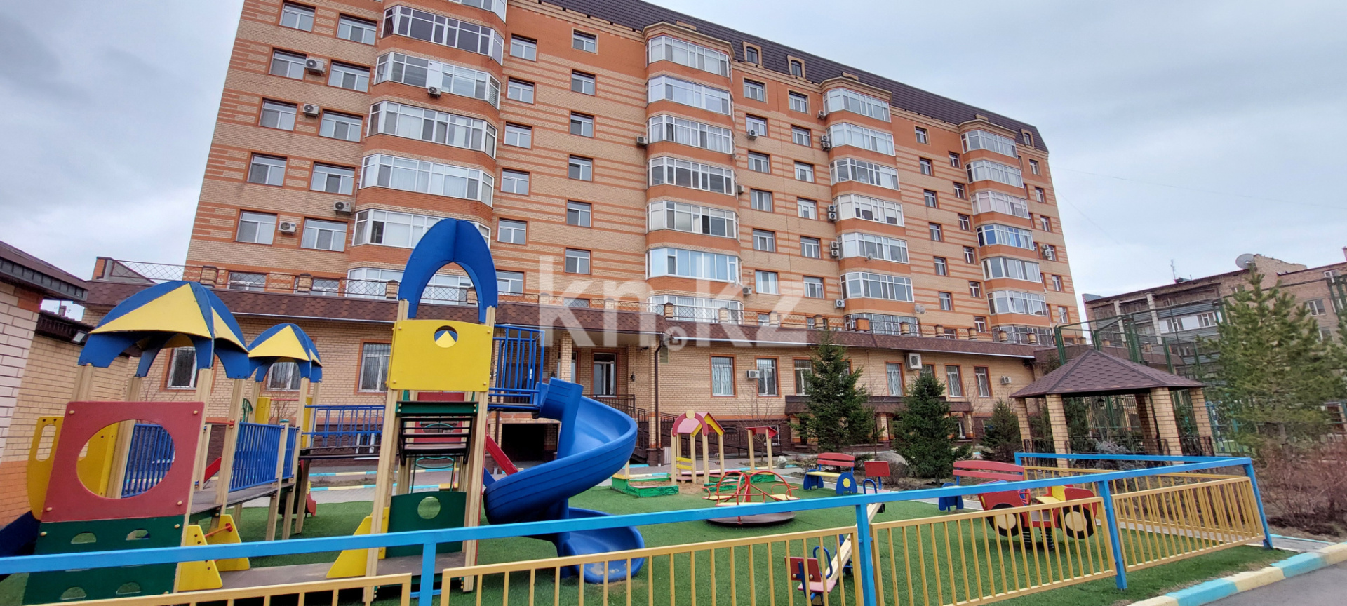 Продажа 5-комнатной квартиры, 217 м², ул. Аманжолова, дом  41 - Продажа квартир в Караганде фото 25 из 27