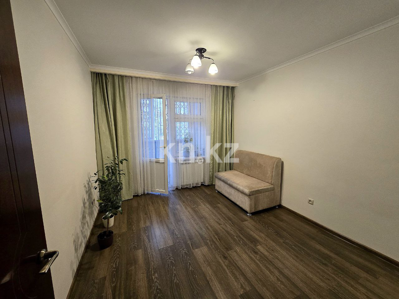Продажа 4-комнатной квартиры, 80 м², ул. Жандосова - Продажа квартир в Алматы фото 7 из 22