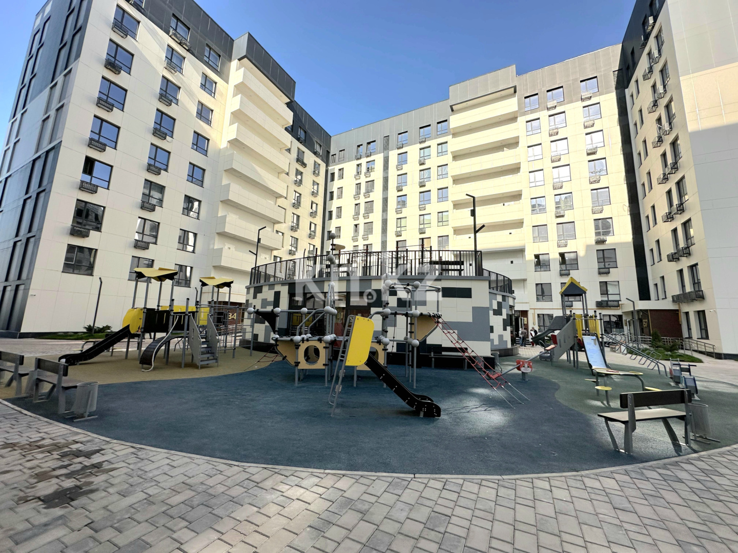 Продажа 2-комнатной квартиры, 79 м², ул. Байтерекова, дом  2б - Продажа квартир в новостройках Шымкента фото 1 из 34