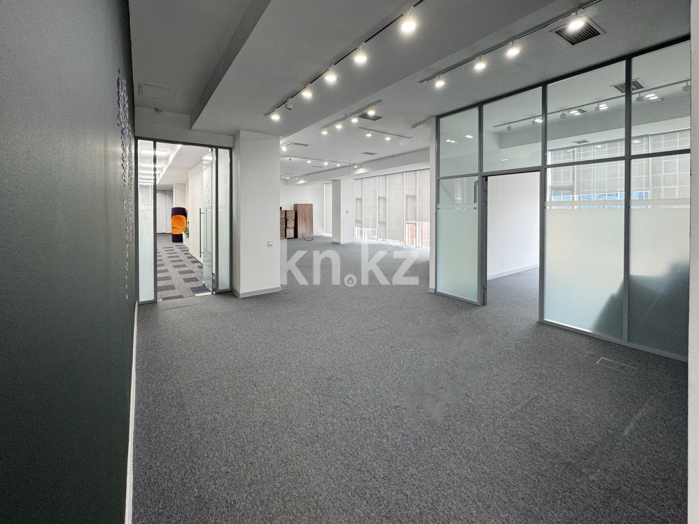 Аренда , Достык, дом  192/2 - Аренда офисных и торговых помещений в Алматы фото 4 из 9