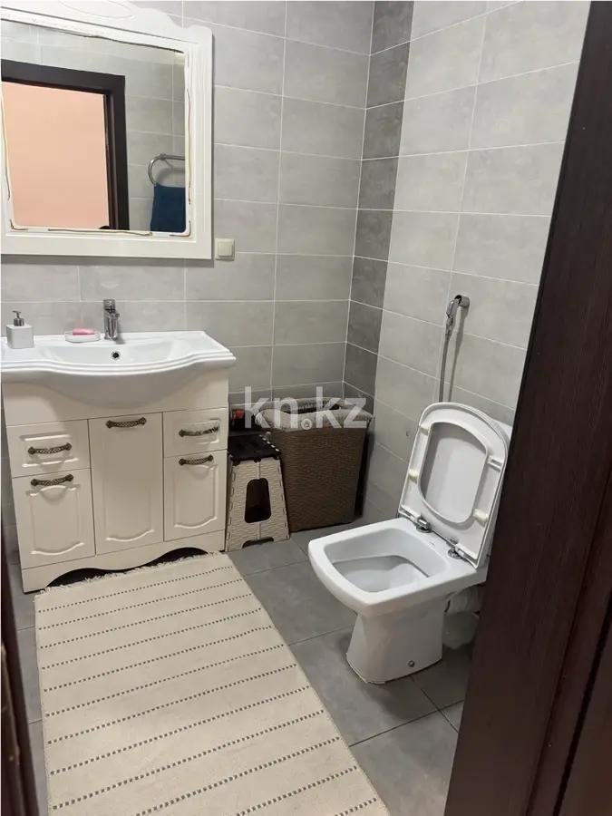 Продажа 4-комнатной квартиры, 130 м², ул. Достык, дом  12 в Астане - фото 8