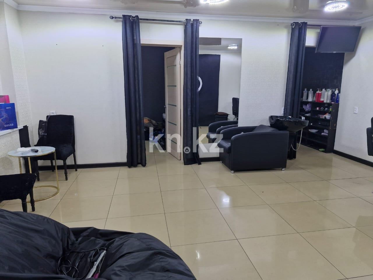 Продажа , 200 м², мкр-н Степной-4 - Продажа офисных и торговых помещений в Караганде фото 5 из 32