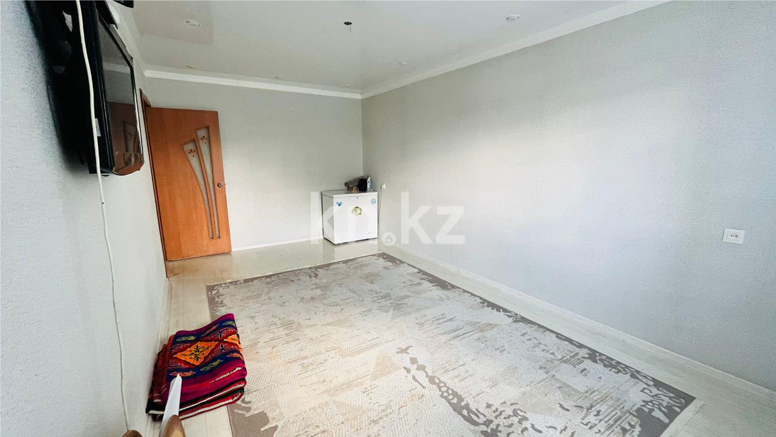 Продажа 3-комнатной квартиры, 62 м², мкр-н 11а в Караганде - фото 2